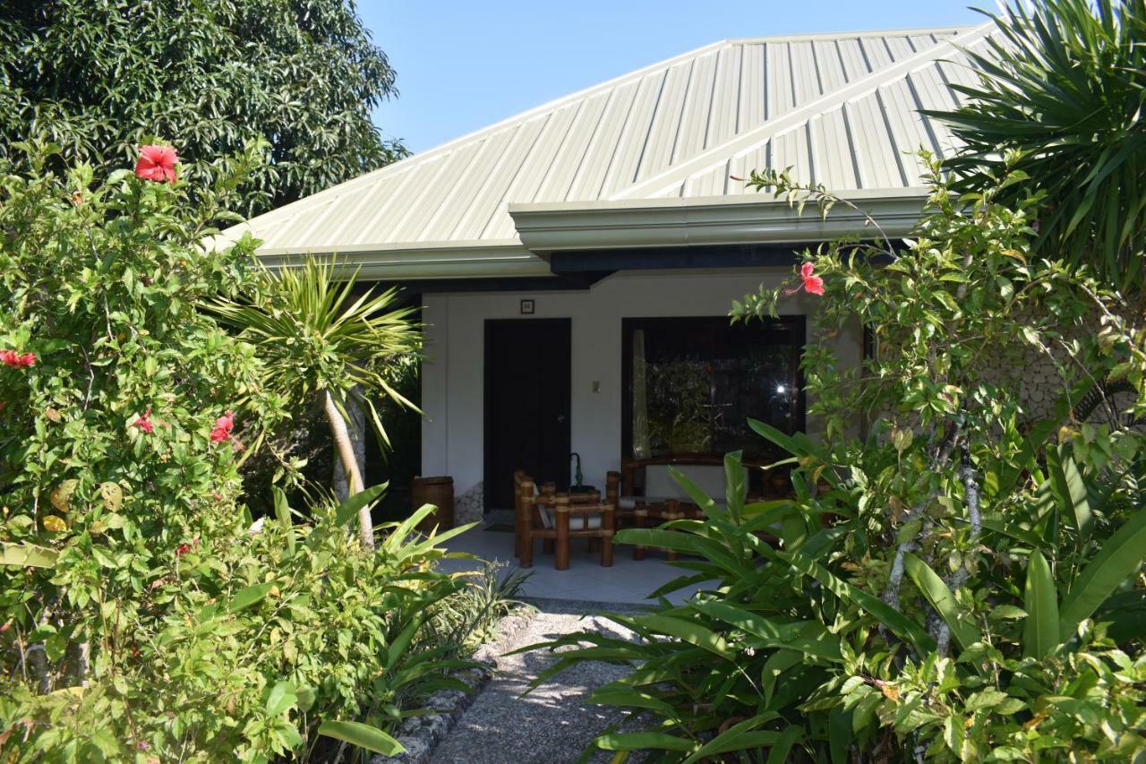 Dolphin House Resort Moalboal Exterior photo