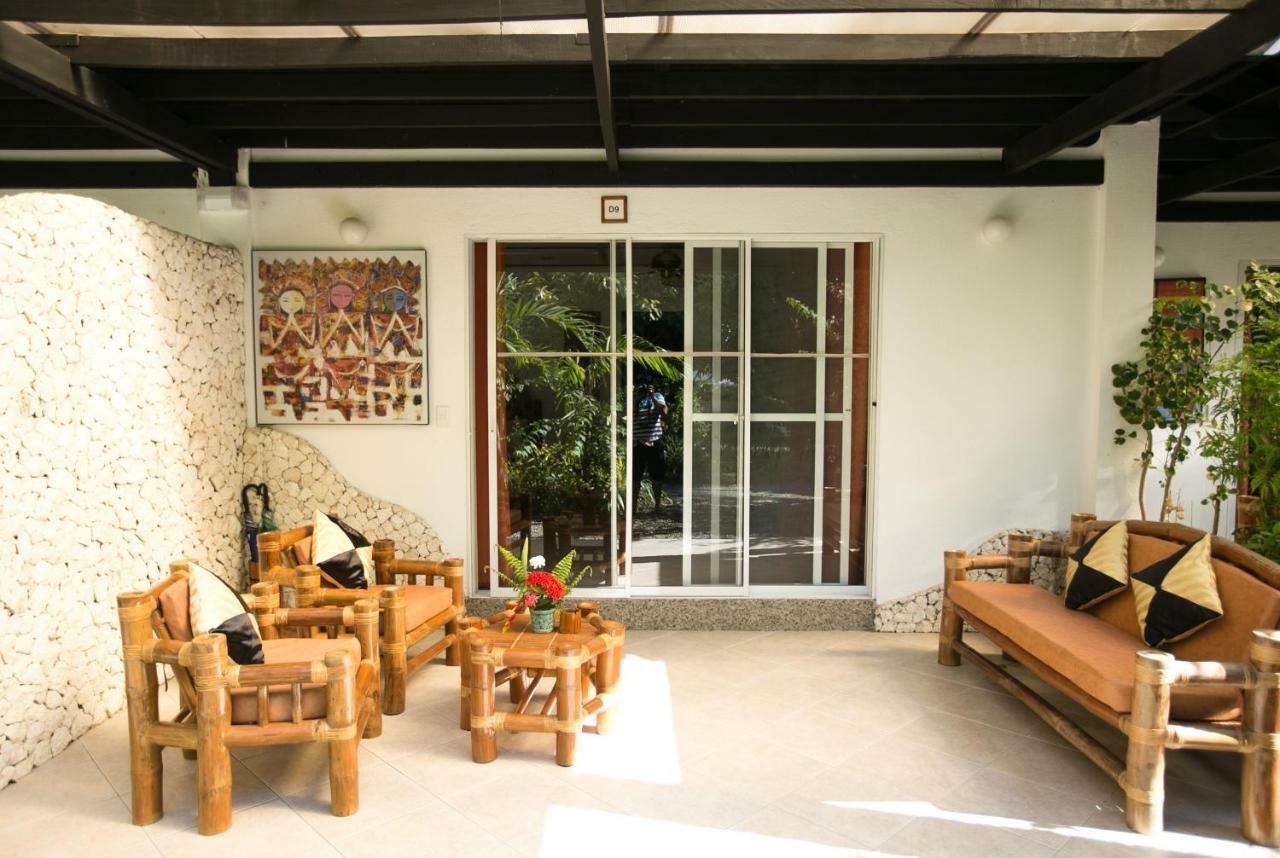 Dolphin House Resort Moalboal Exterior photo